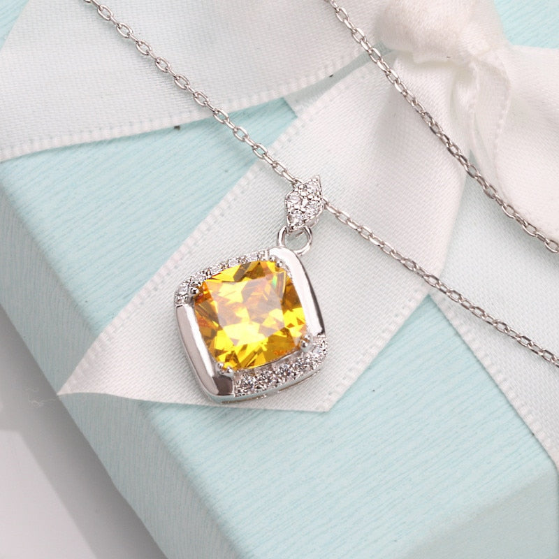 Collana con Ciondolo Quadrato in Argento da Donna