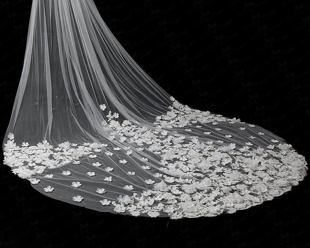 Velo da Sposa Cattedrale con Applicazioni Floreali 3D