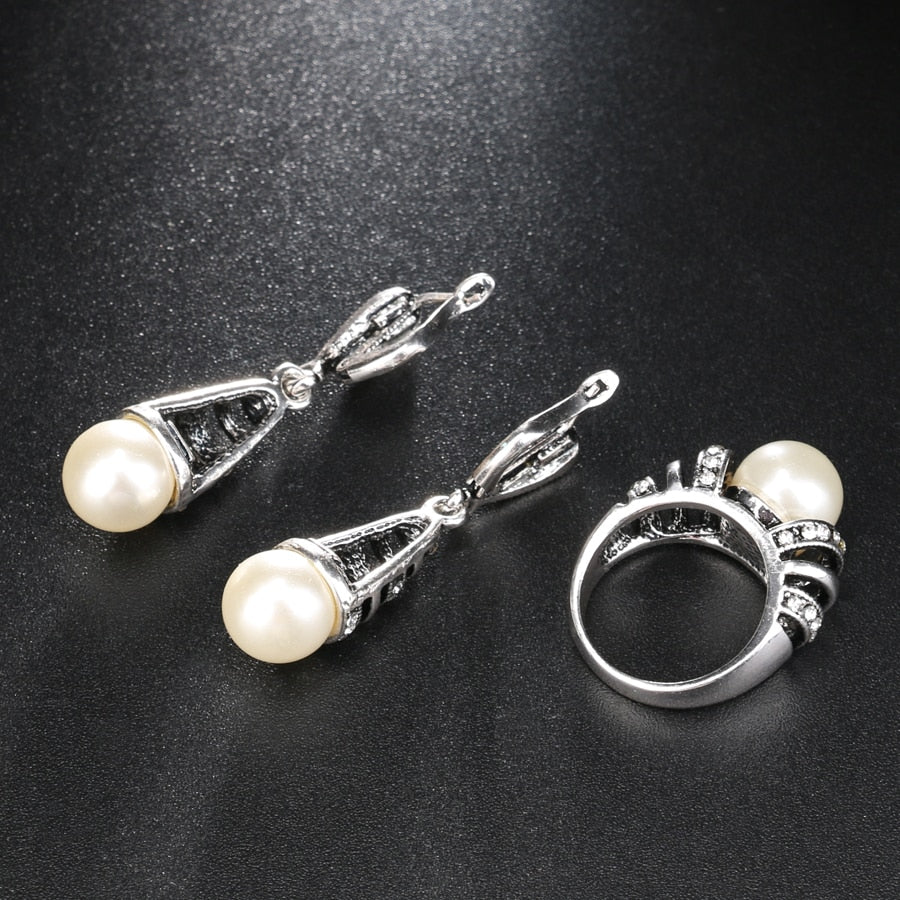 Set Collana, Orecchini e Anello con Perle da Donna