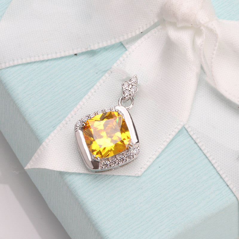 Collana con Ciondolo Quadrato in Argento da Donna