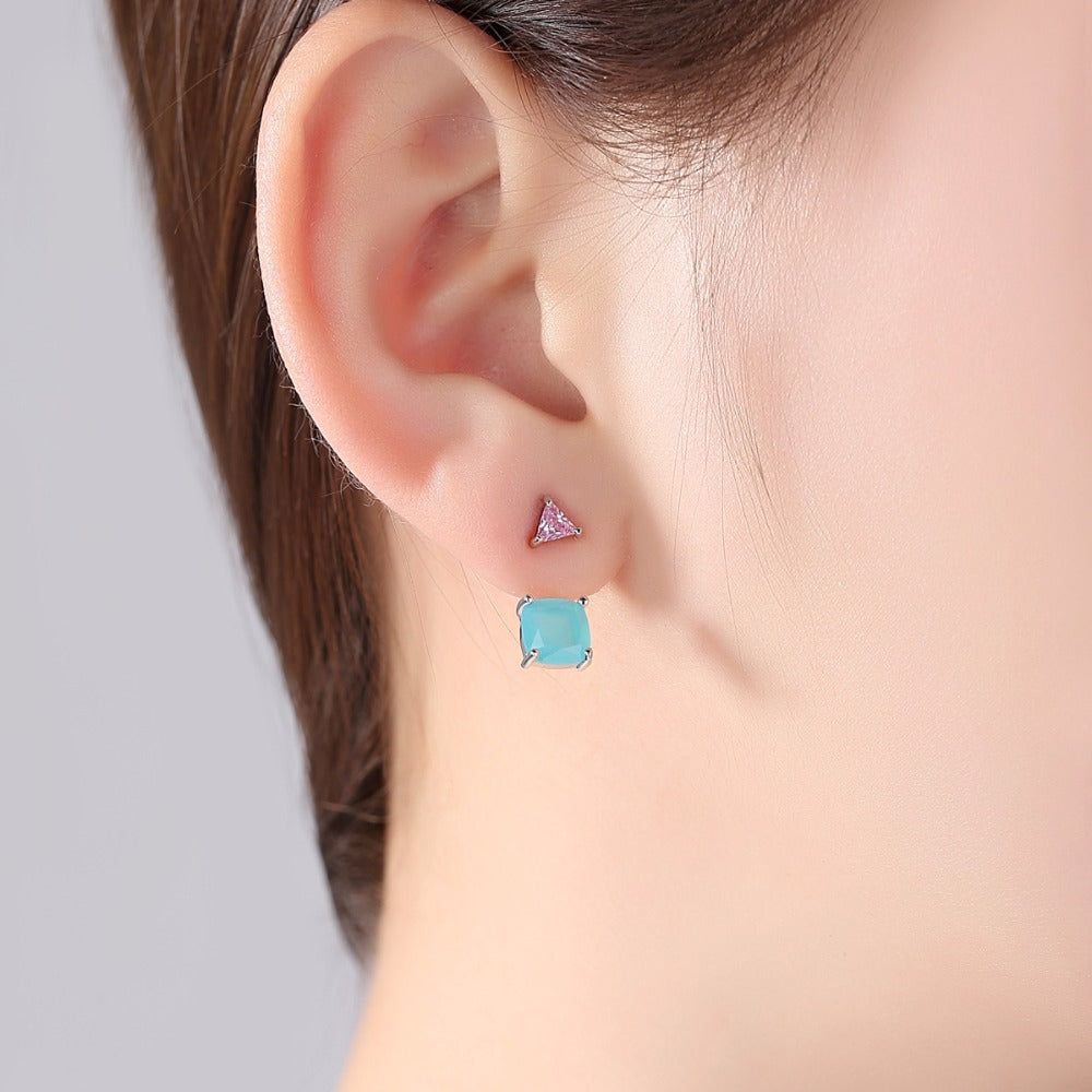 Orecchini a Lobo con Cristalli Geometrici da Donna