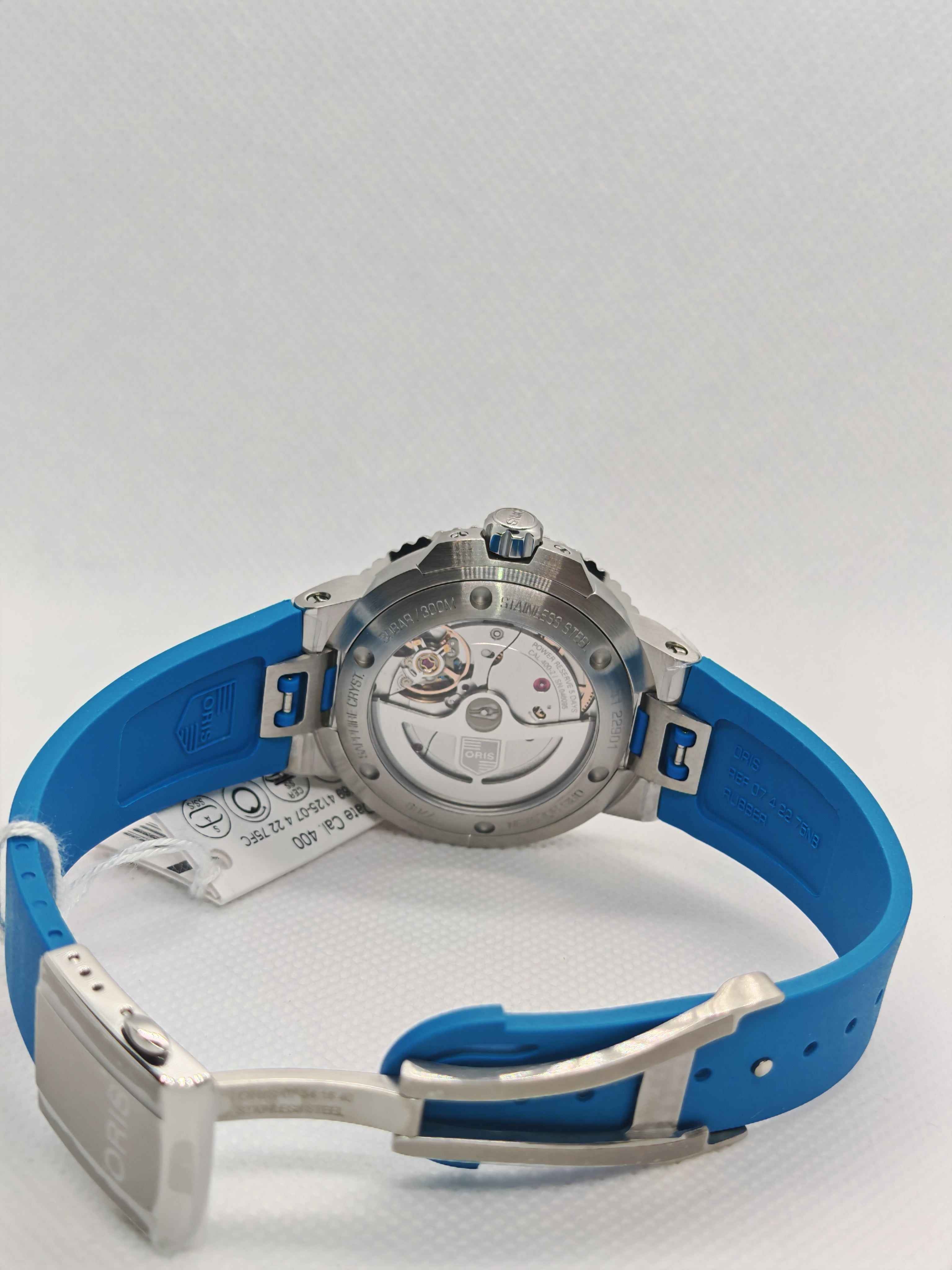 Oris Aquis Date Calibre 400 Uomo Swiss Made 41,5 mm Quadrante Blu Acciaio Cinturino Caucciù Blu Vetro Zaffiro Antiriflesso Automatico Calibro 400 Data Riserva 120 Ore Diver 300m Ref. 01 400 7769 4125-07 4 22 75FC Full Set