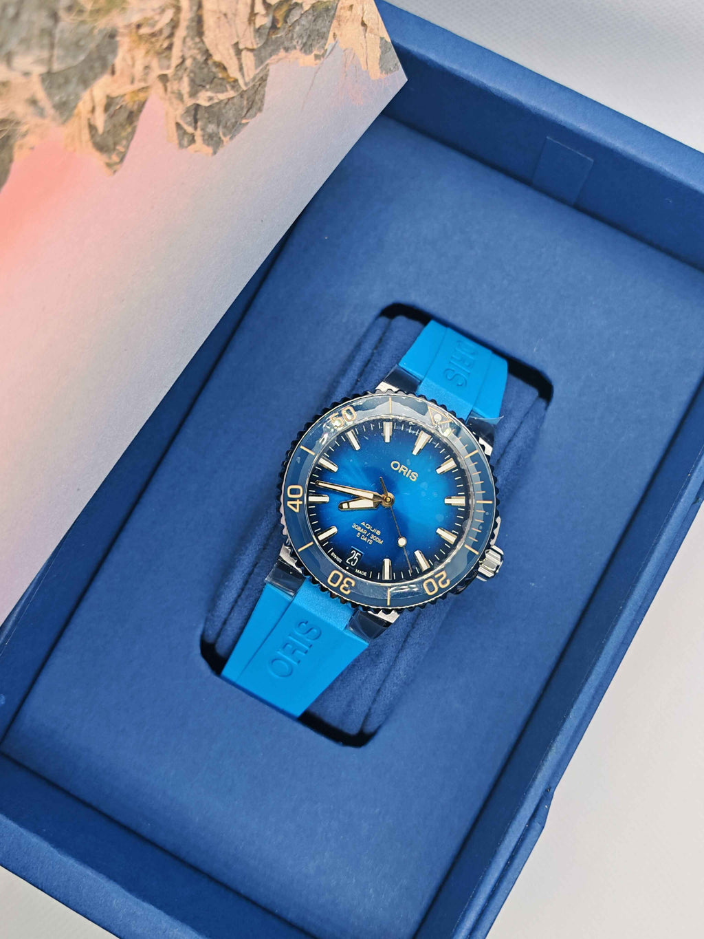 Oris Aquis Date Calibre 400 Uomo Swiss Made 41,5 mm Quadrante Blu Acciaio Cinturino Caucciù Blu Vetro Zaffiro Antiriflesso Automatico Calibro 400 Data Riserva 120 Ore Diver 300m Ref. 01 400 7769 4125-07 4 22 75FC Full Set