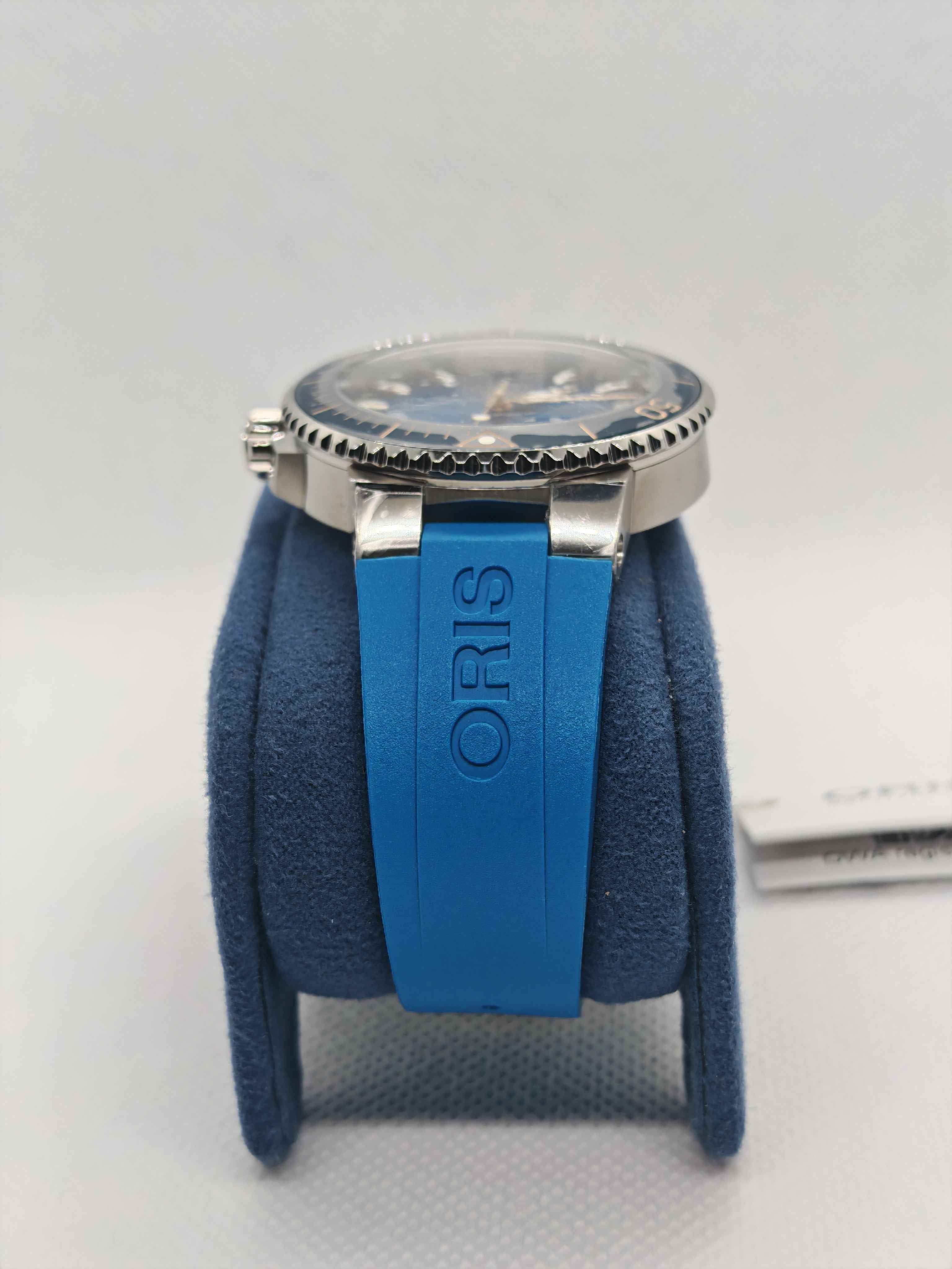 Oris Aquis Date Calibre 400 Uomo Swiss Made 41,5 mm Quadrante Blu Acciaio Cinturino Caucciù Blu Vetro Zaffiro Antiriflesso Automatico Calibro 400 Data Riserva 120 Ore Diver 300m Ref. 01 400 7769 4125-07 4 22 75FC Full Set
