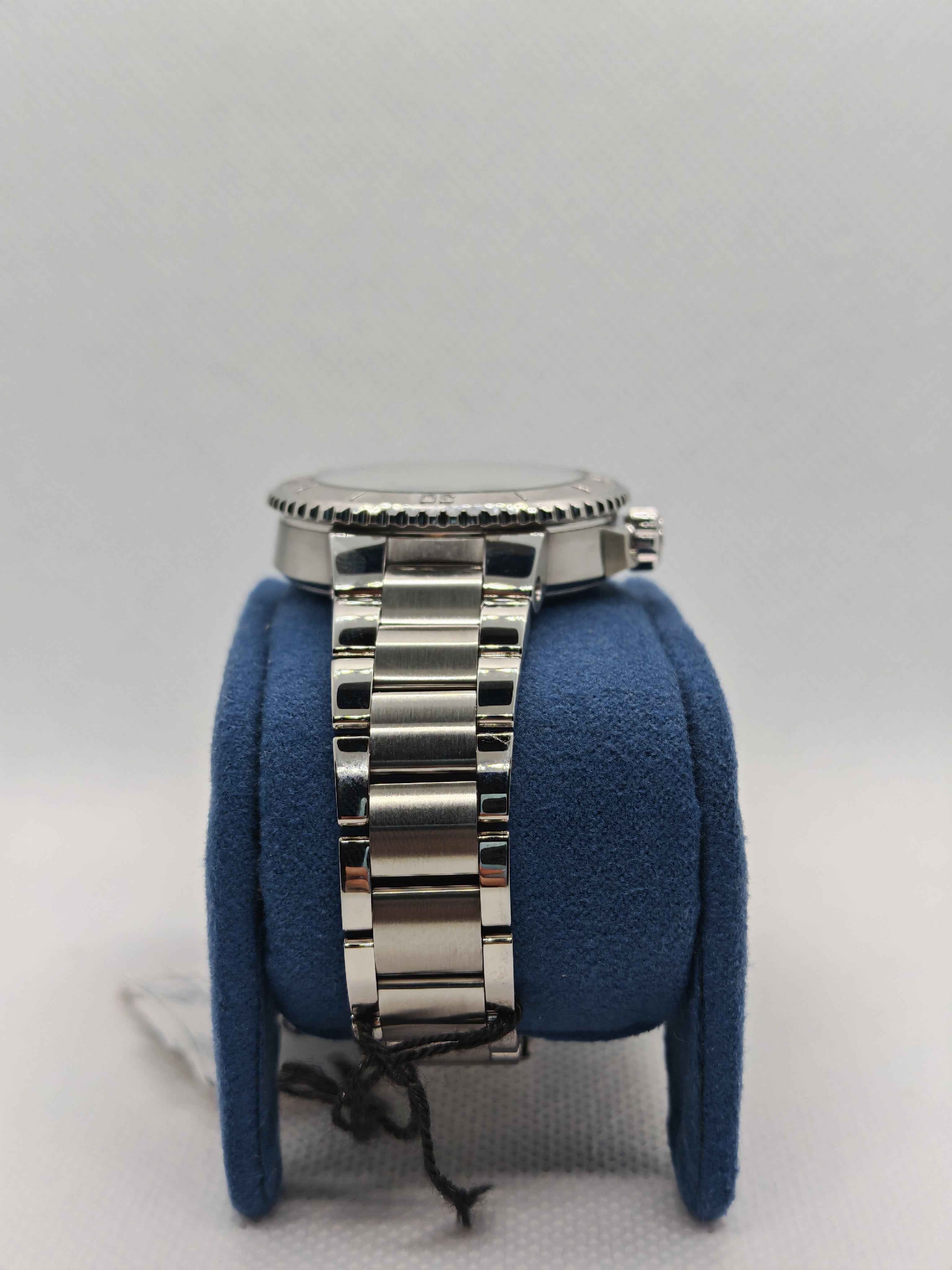 Oris Aquis Date X Bracenet Uomo Unisex Swiss Made 36,5 mm Quadrante Verde Riciclato Acciaio Bracciale Acciaio Vetro Zaffiro Antiriflesso Automatico Calibro 733-1 Data Riserva 41 Ore Diver 300m Ref. 01 733 7770 4137-07 8 18 05P Full Set