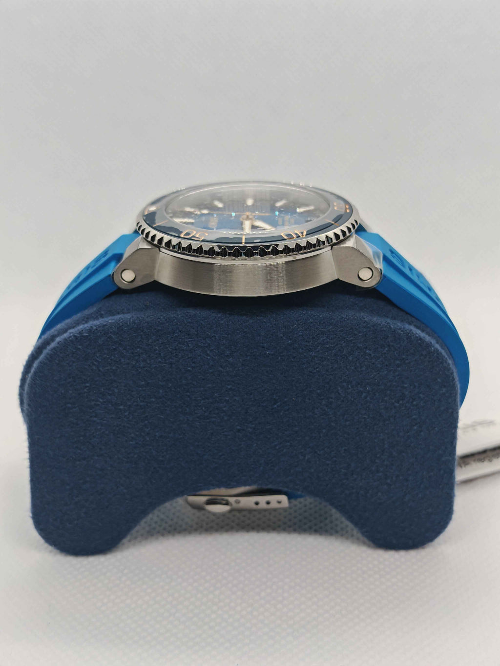Oris Aquis Date Calibre 400 Uomo Swiss Made 41,5 mm Quadrante Blu Acciaio Cinturino Caucciù Blu Vetro Zaffiro Antiriflesso Automatico Calibro 400 Data Riserva 120 Ore Diver 300m Ref. 01 400 7769 4125-07 4 22 75FC Full Set