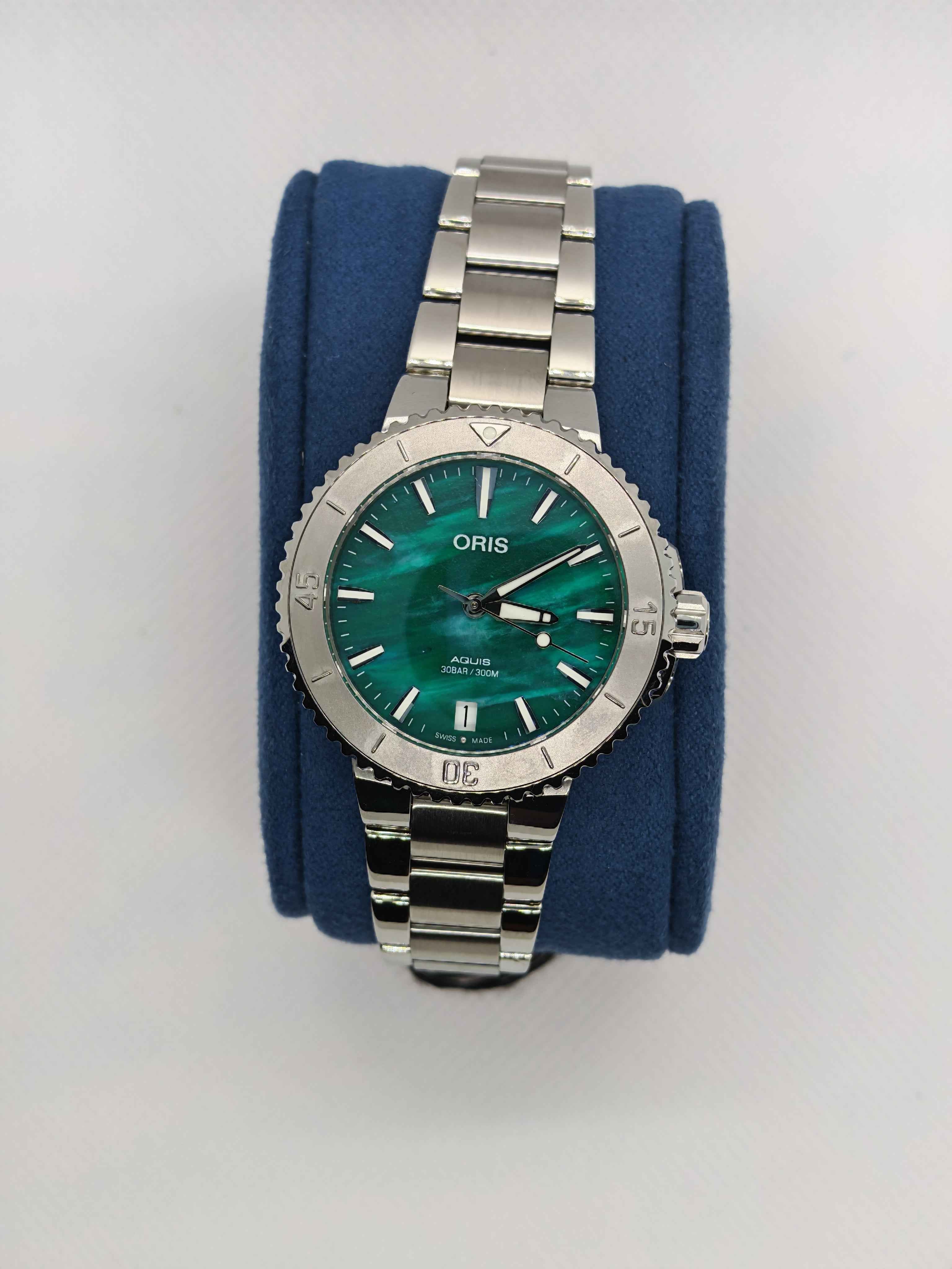 Oris Aquis Date X Bracenet Uomo Unisex Swiss Made 36,5 mm Quadrante Verde Riciclato Acciaio Bracciale Acciaio Vetro Zaffiro Antiriflesso Automatico Calibro 733-1 Data Riserva 41 Ore Diver 300m Ref. 01 733 7770 4137-07 8 18 05P Full Set