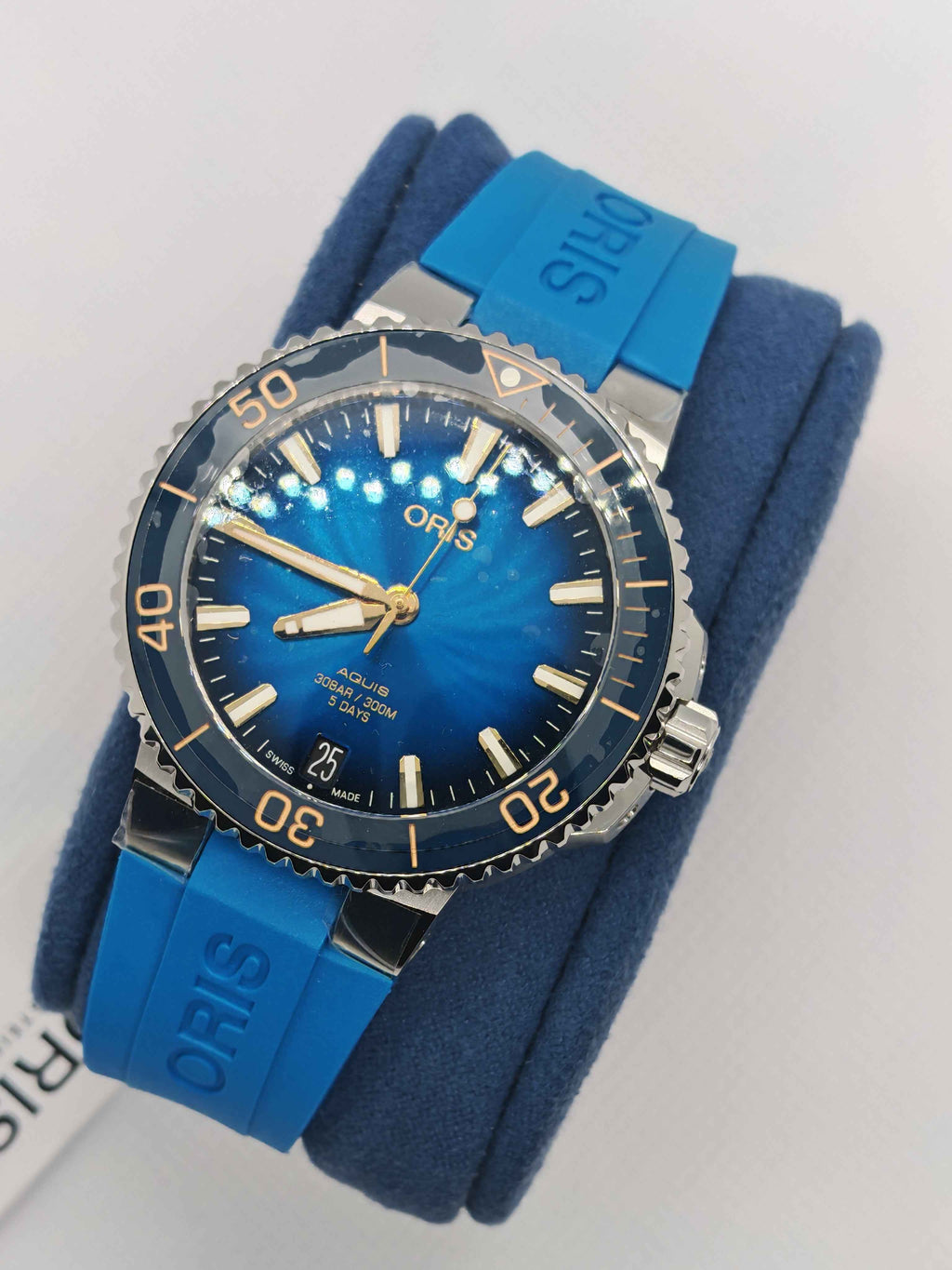 Oris Aquis Date Calibre 400 Uomo Swiss Made 41,5 mm Quadrante Blu Acciaio Cinturino Caucciù Blu Vetro Zaffiro Antiriflesso Automatico Calibro 400 Data Riserva 120 Ore Diver 300m Ref. 01 400 7769 4125-07 4 22 75FC Full Set